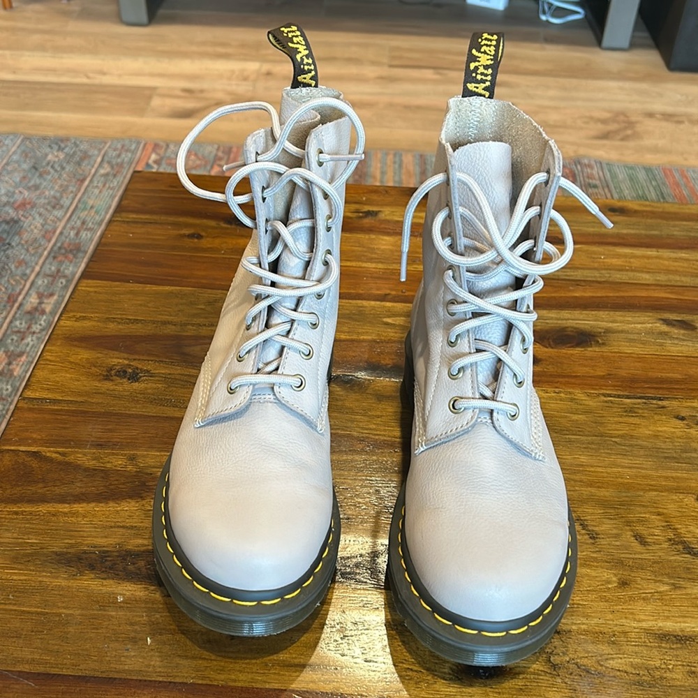 EUC Dr Martens 1460 Pascal in Vintage Taupe, Women’s 9